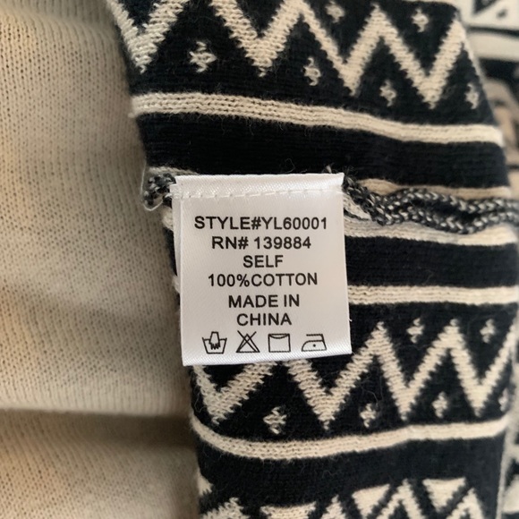 🎉HP🎉 A. Peach Mixed Print Oversized Open Front Cape - Picture 6 of 6